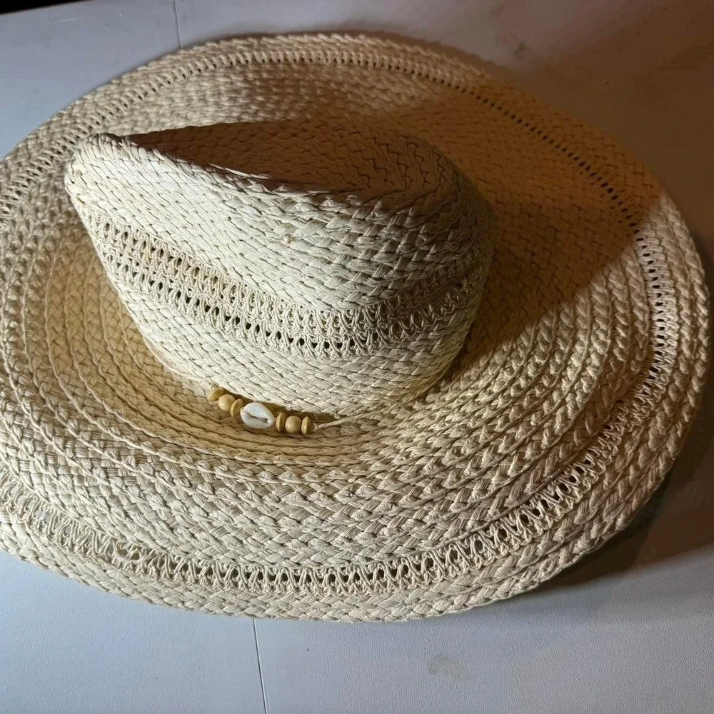 Universal Thread Women Natural Straw Floppy Sun Hat Cowrie Shell Bead Wide Brim
